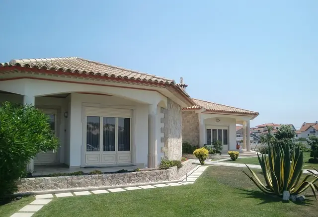 Guide d'Achat : Meilleures Villas de Luxe avec Home Cinéma